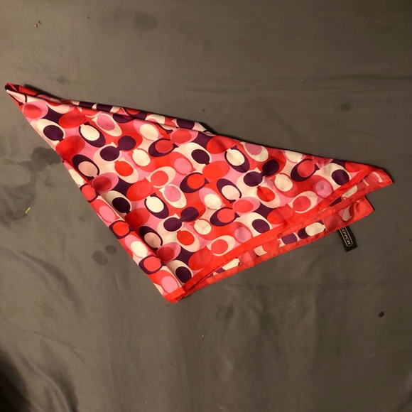 Coach square silk scarf 27x27 inches - Picture 7 of 8